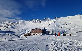 Hotel Le Chaudron Ski In Ski Out